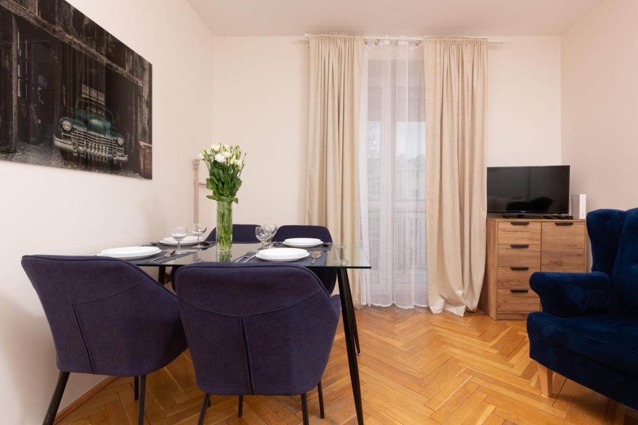 Apartment Center Elektoralna By Renters