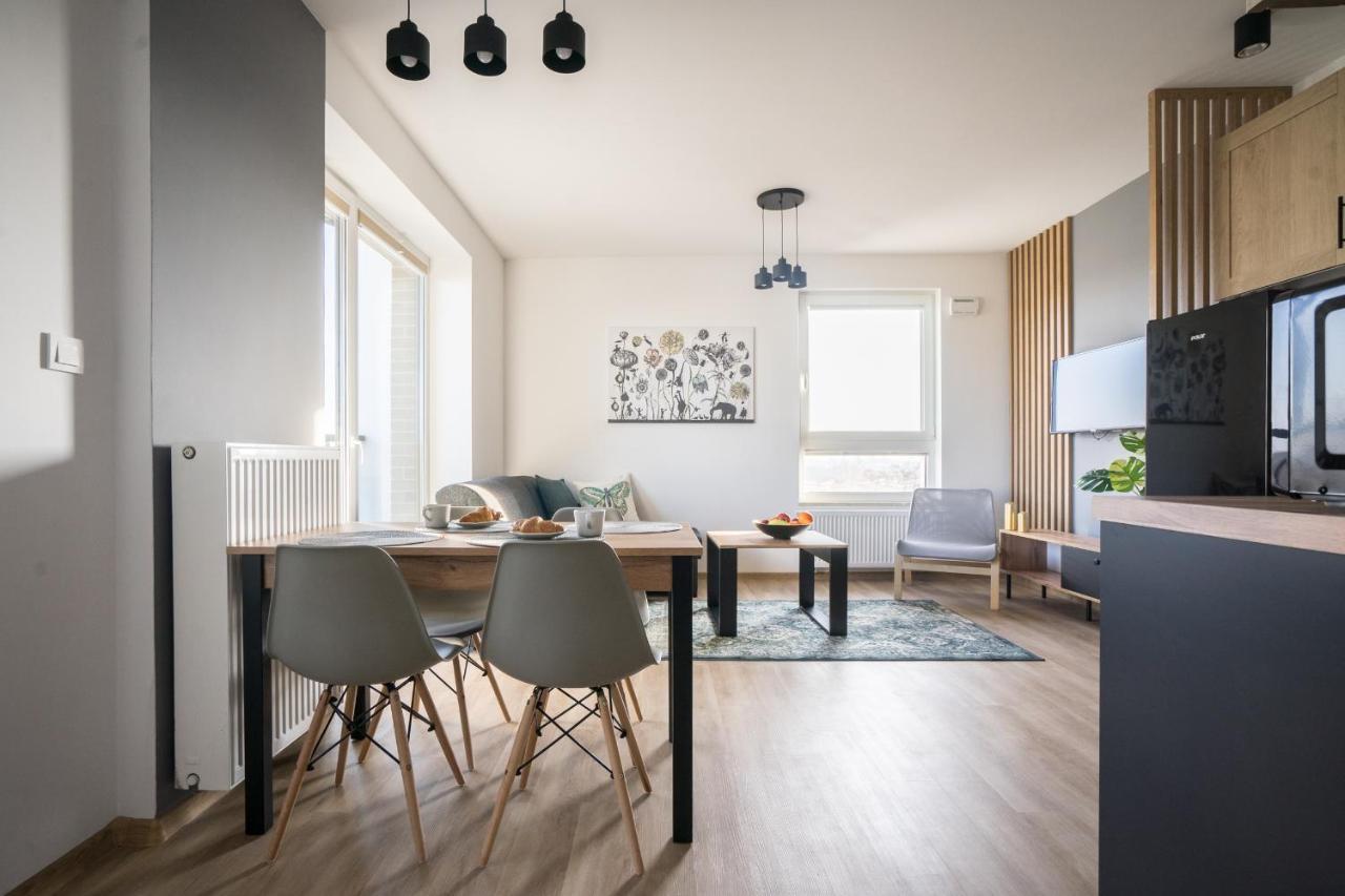 Bizapartments - Modern Flats With Parking *
