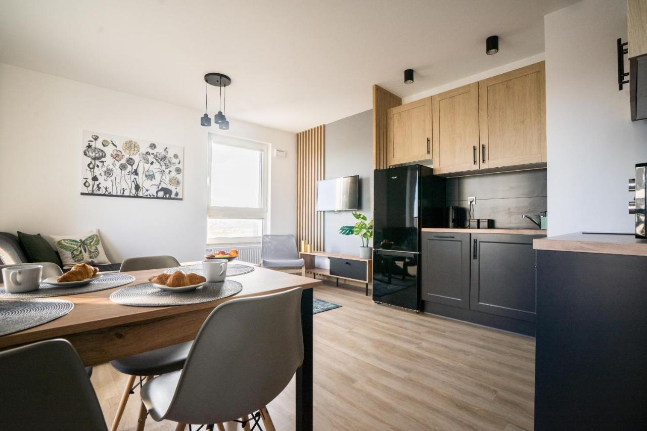 Bizapartments - Modern Flats With Parking Apartment