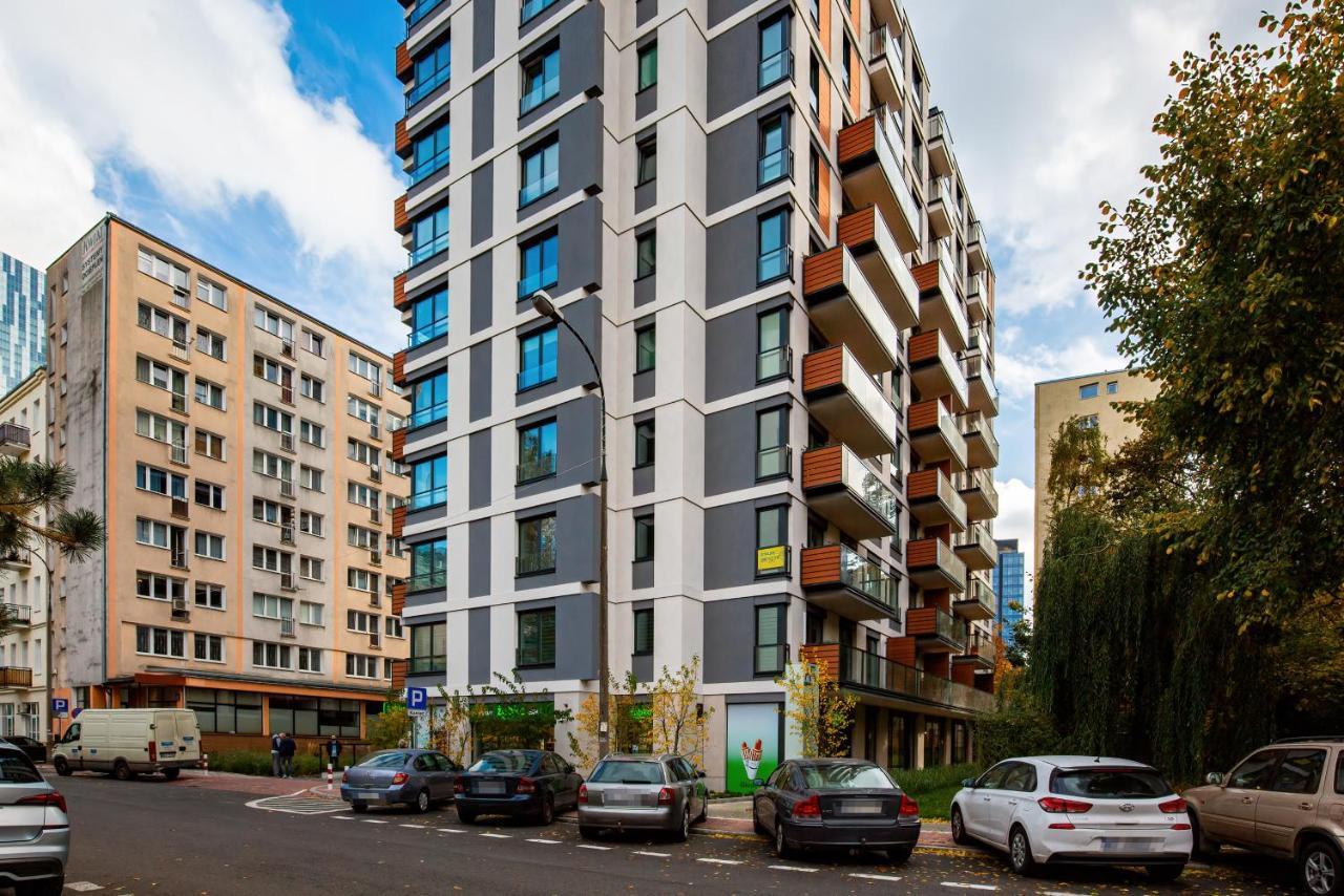Sienna 65 Premium With Parking In By Renters Prestige * Warsaw