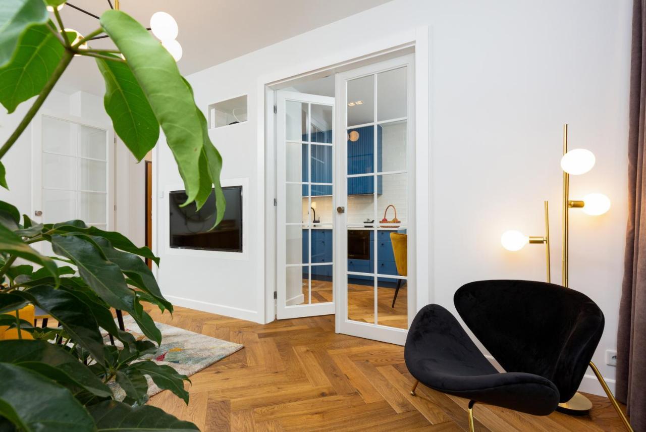 Sienna 65 Premium With Parking In By Renters Prestige Apartament