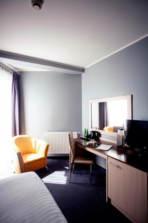 Poleczki Airport 3* Warsaw