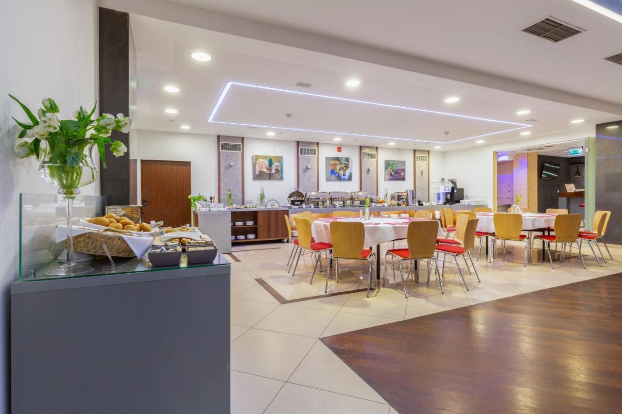 Hotel Poleczki Airport 3*