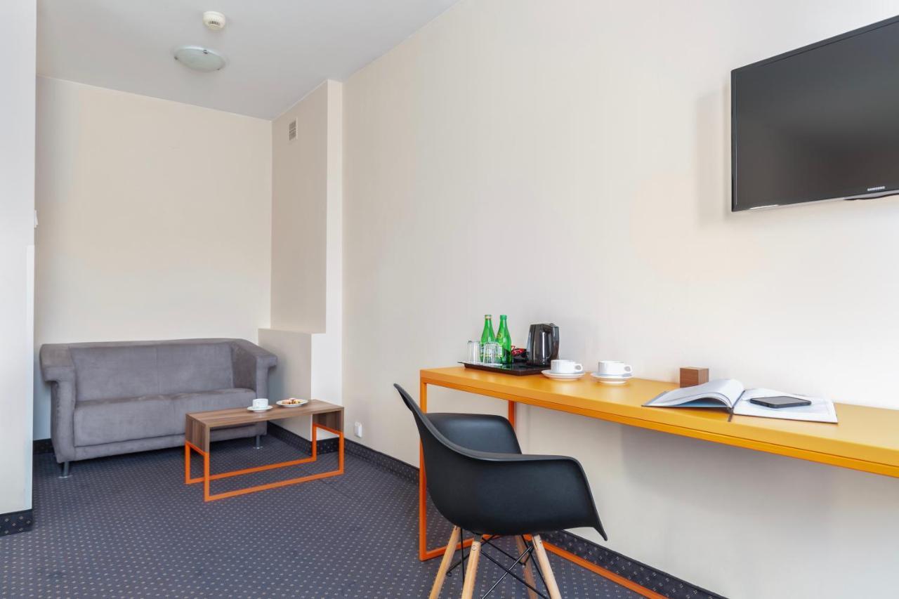 Poleczki Airport Hotel 3*