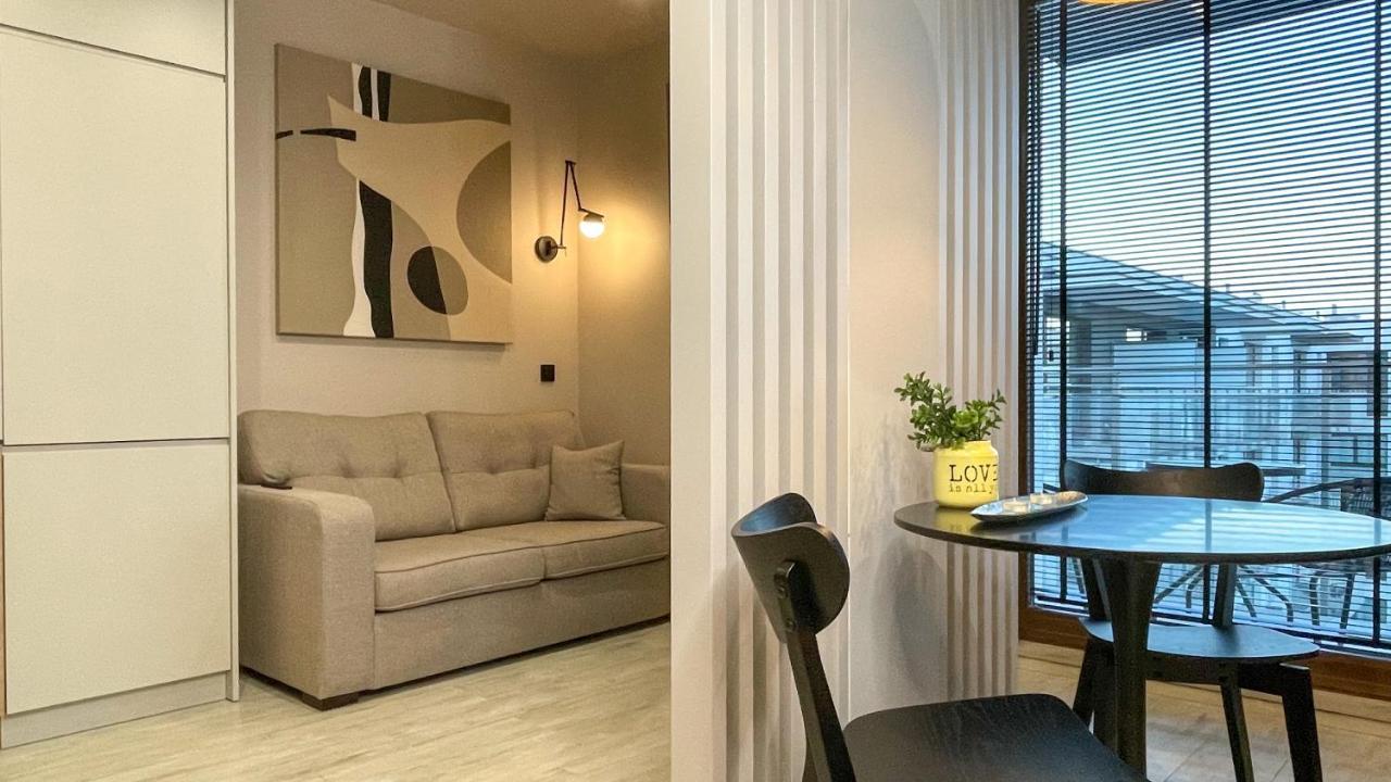 Căn hộ Comfortable 1-room Close To The Center