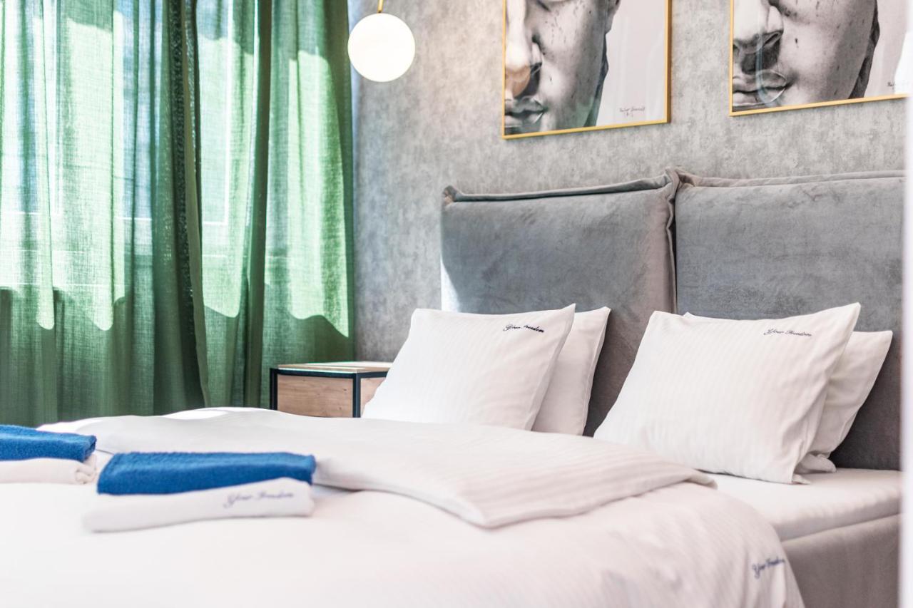 One By Your Freedom Apartment