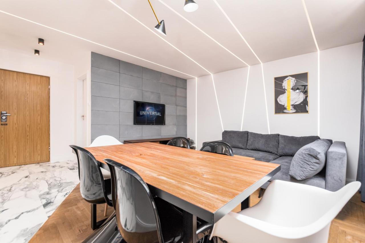 One By Your Freedom Apartment Warsaw