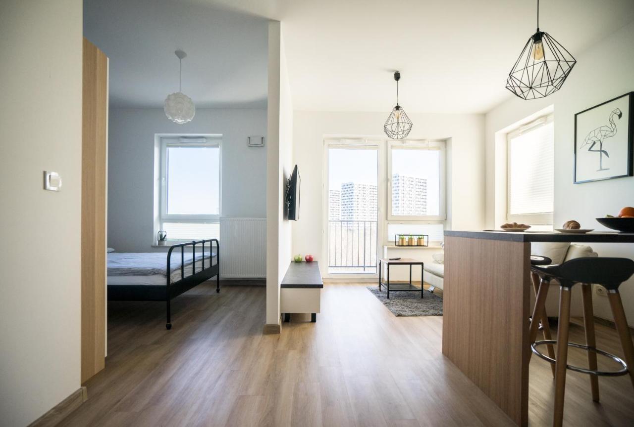 Bizapartments - Modern Flats With Parking Apartment