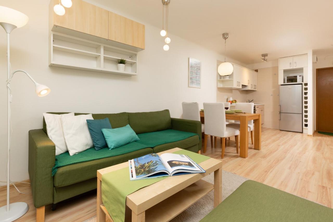 żelazna By Renters Warszawa