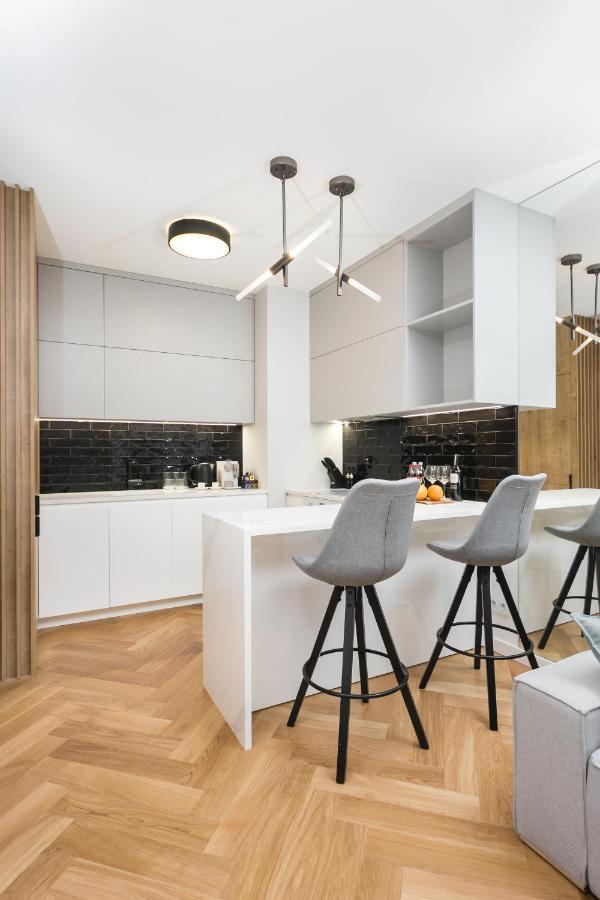 Apartment Luxury Mennica - Golden - Center Warsaw