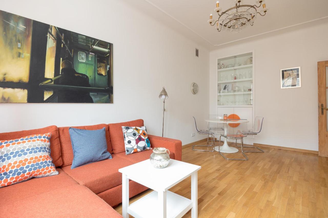 Orange Mirror Fantasious Apartment