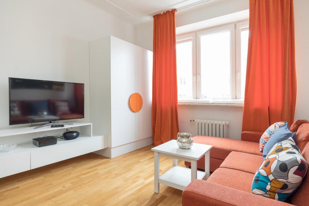 Apartment Orange Mirror Fantasious Warsaw