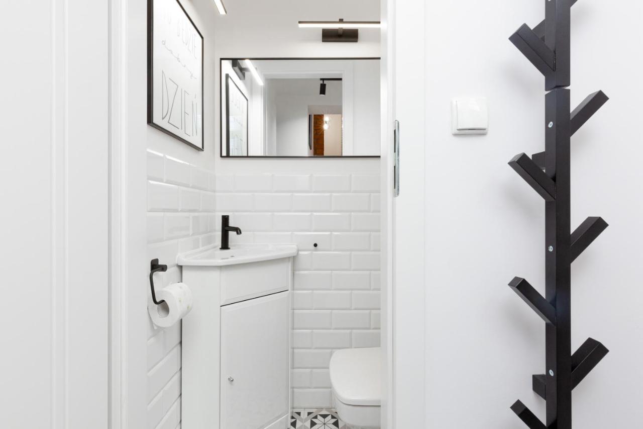 Apartament Center Mezzanine Chmielna By Renters Warszawa