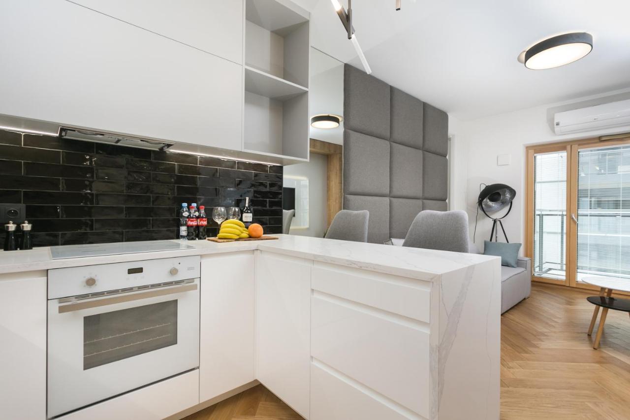 Luxury Mennica - Golden - Center Apartment Warsaw