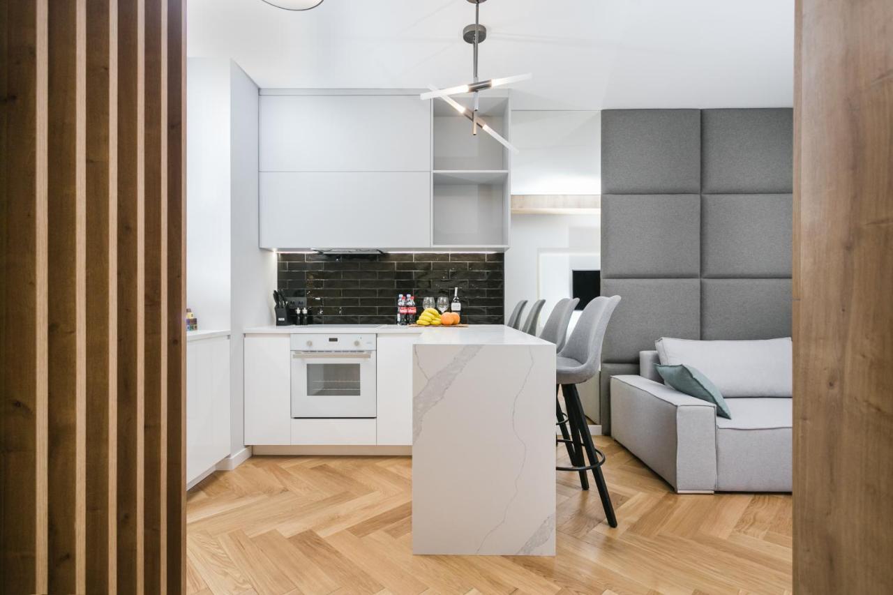Apartment Luxury Mennica - Golden - Center Warsaw