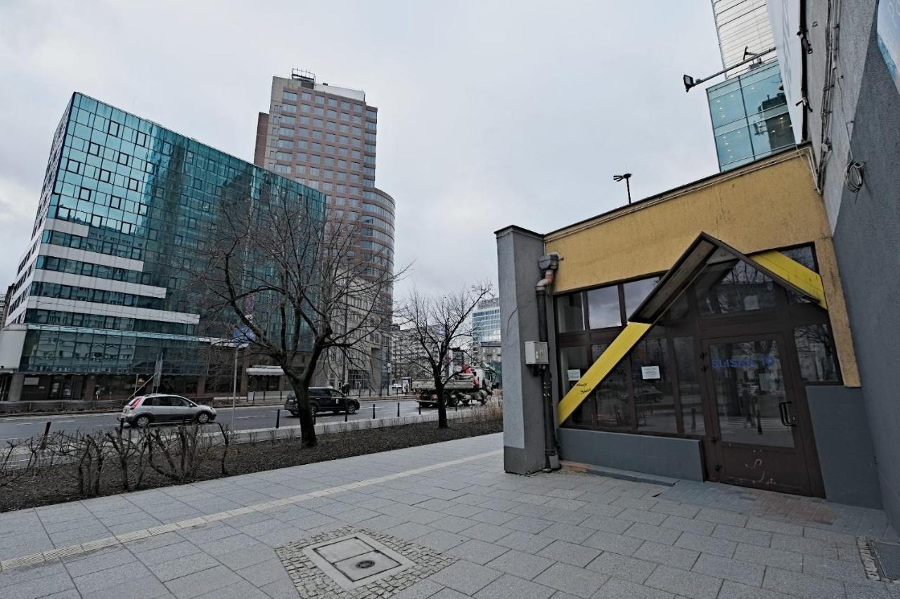 Studio In Amazing Location Apartment *