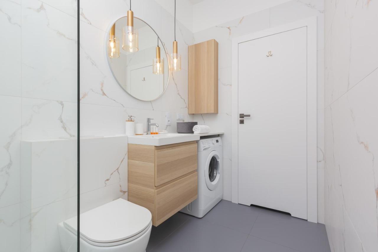 Apartment Mokotow Lux With Parking By Renters Prestige