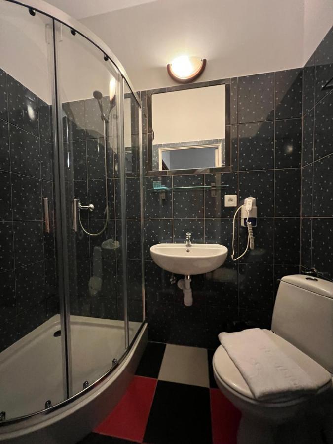 Lezzet Hotel&turkish Restaurant * Warschau
