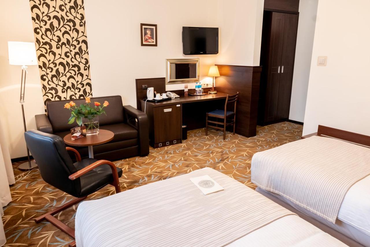 Hotel Centrum Barnabitow 3*