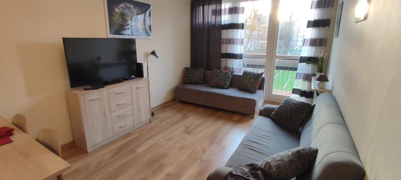 Centrum - Metro Rondo Onz Apartment