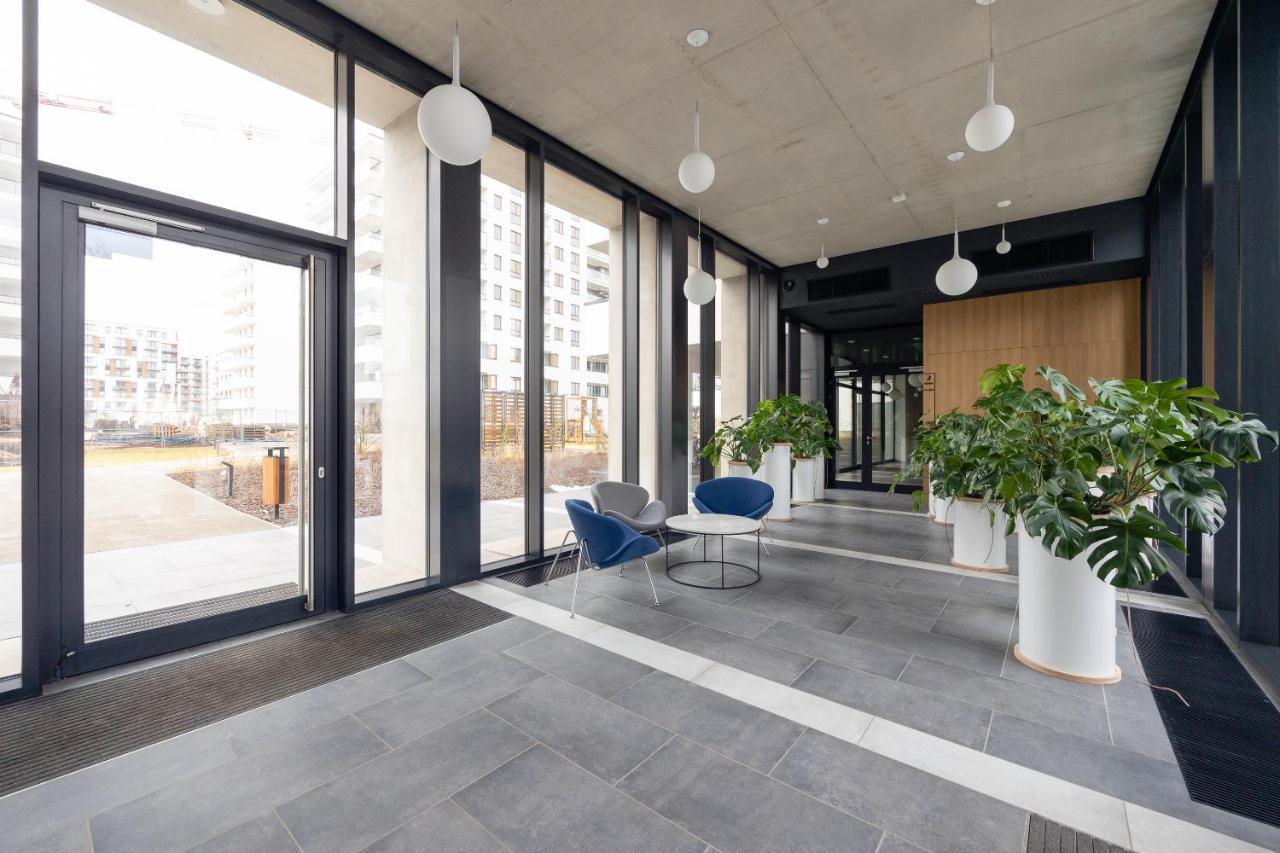 Brand New Business Apartment *