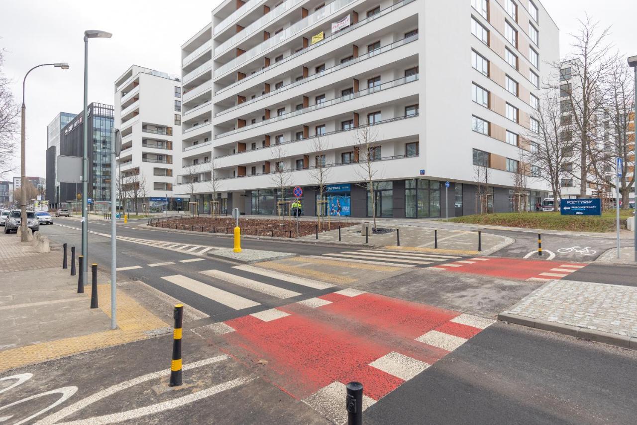 Brand New Business Apartment *