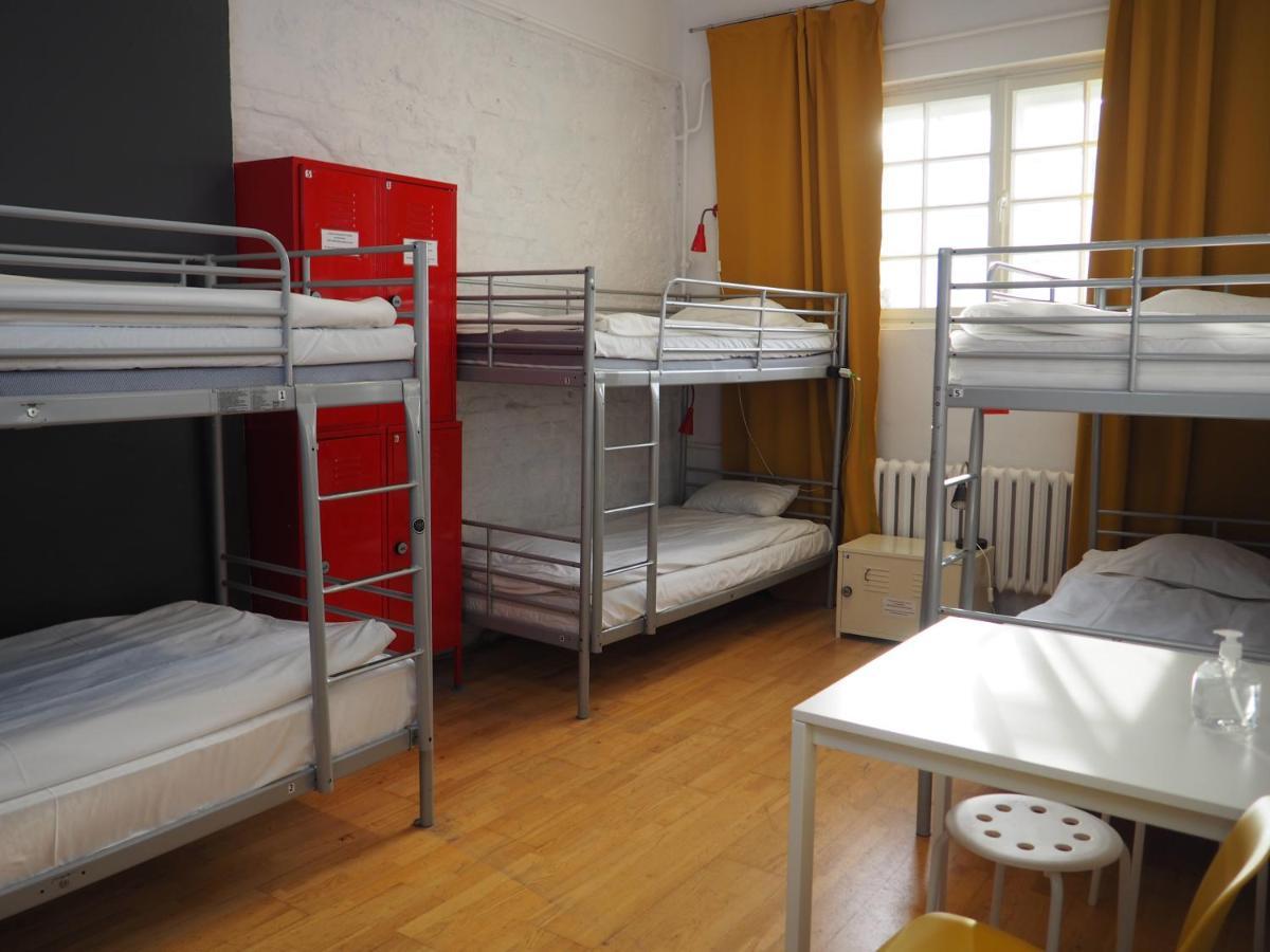 Hostel New World St And Private *