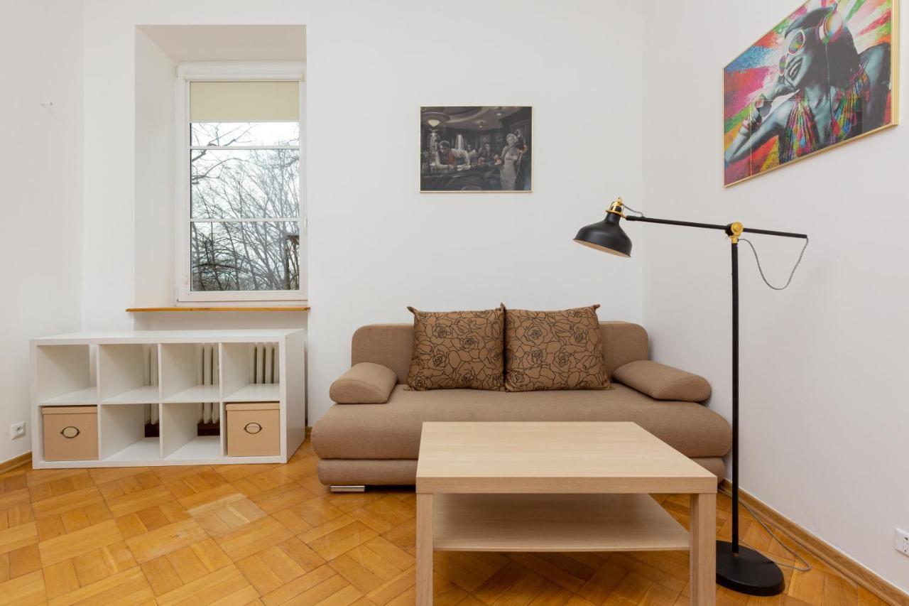 Apartment Downtown By The Park By Renters