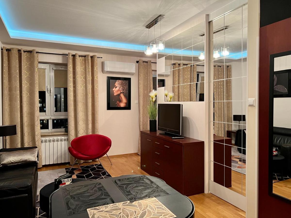 Platinum Tower Brownie Apart Apartment