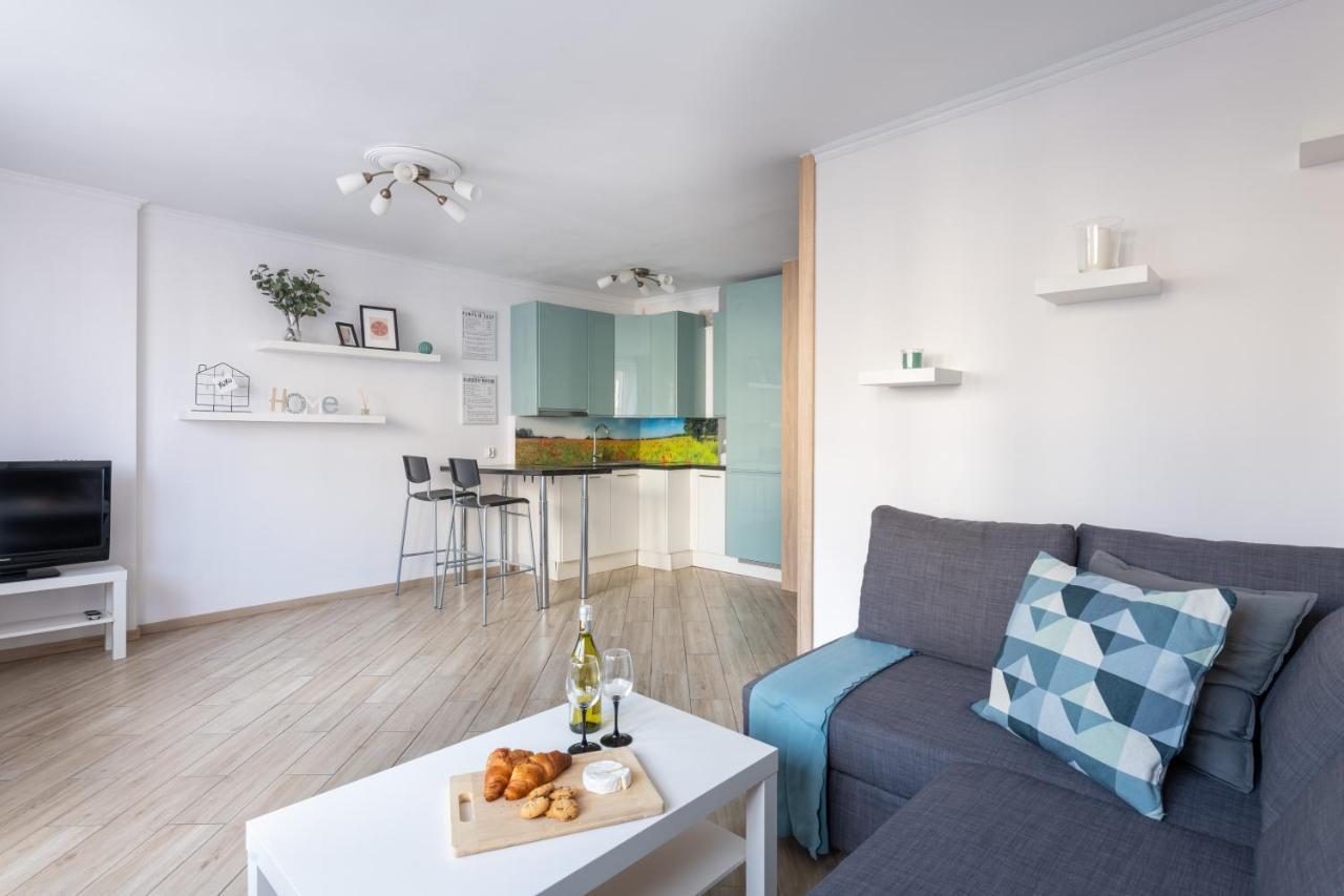 Mokotowska 67: Private With Balcony Near Us Embassy Apartment *