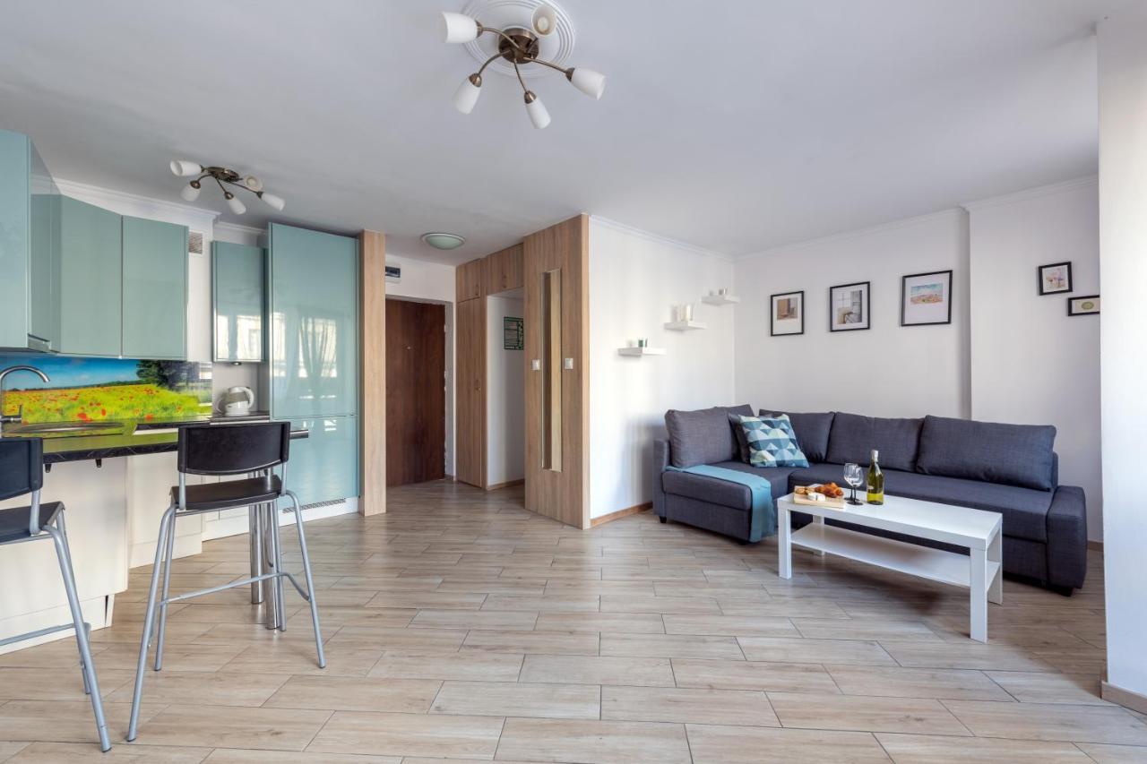 Mokotowska 67: Private With Balcony Near Us Embassy Apartment Warsaw