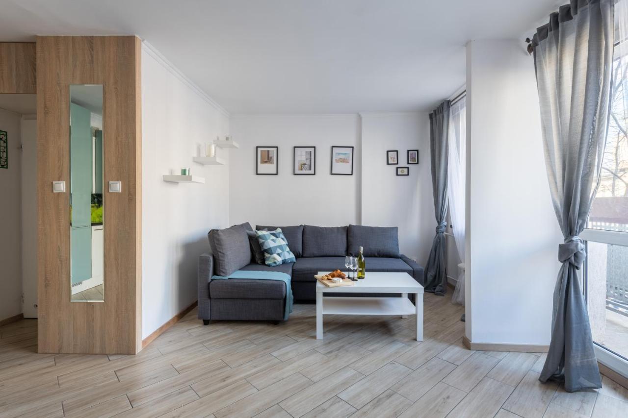 Mokotowska 67: Private With Balcony Near Us Embassy * Warsaw