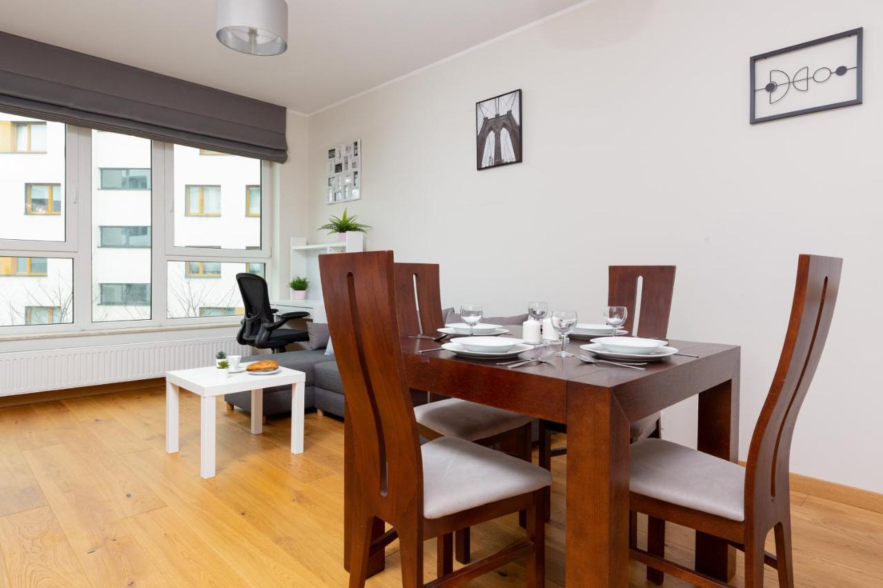 Apartment Kolorowy Goclaw By Renters