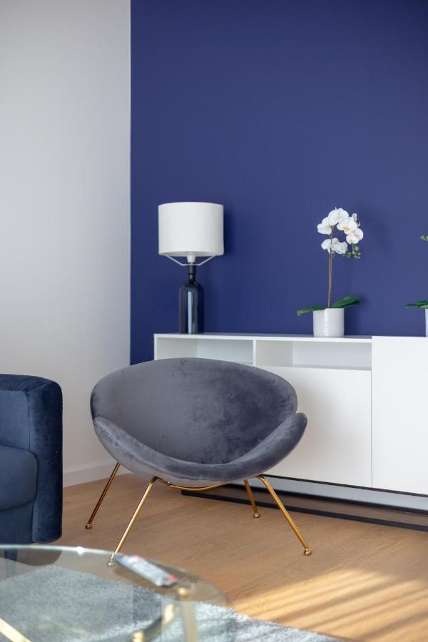 Purple Luxury Apartment *