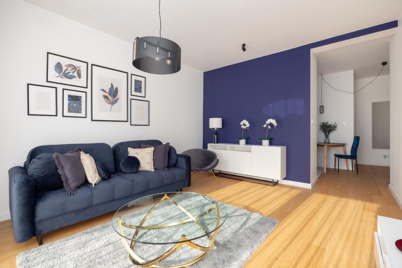 Purple Luxury Apartment *
