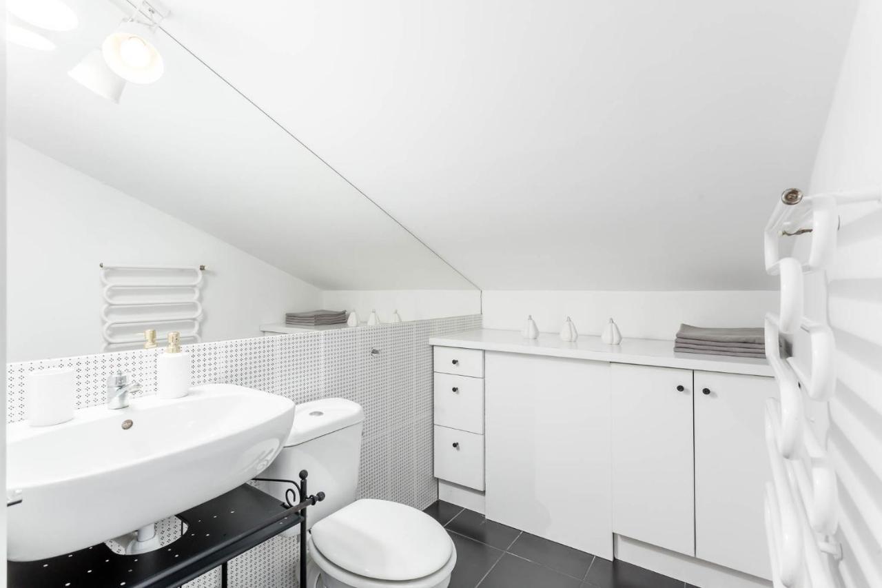 Chill K15 Two Floor House *