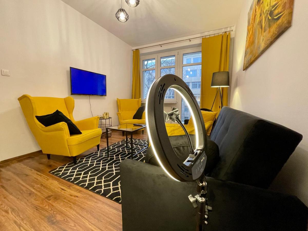 Diamond Metro Wifi 300 Mbs 70'tv Netflix Hbo Appletv+ Apartamento