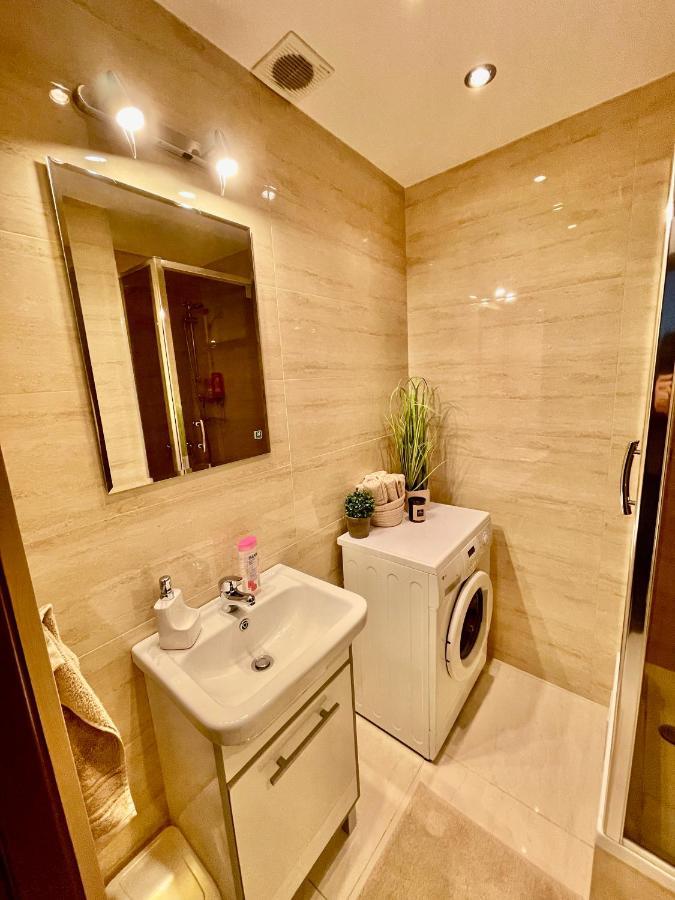 Diamond Metro Wifi 300 Mbs 70'tv Netflix Hbo Appletv+ Apartamento Varsóvia