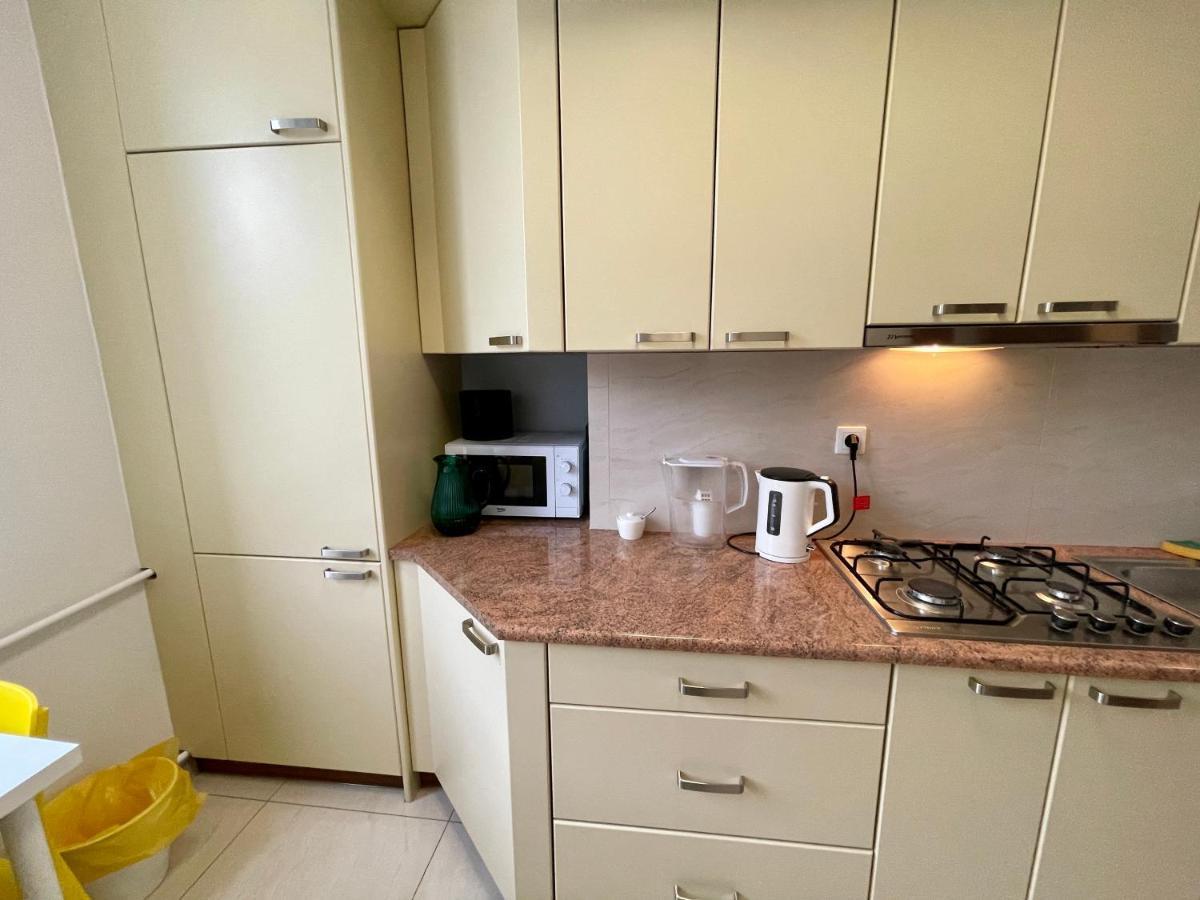 Apartamento Diamond Metro Wifi 300 Mbs 70'tv Netflix Hbo Appletv+ Varsóvia