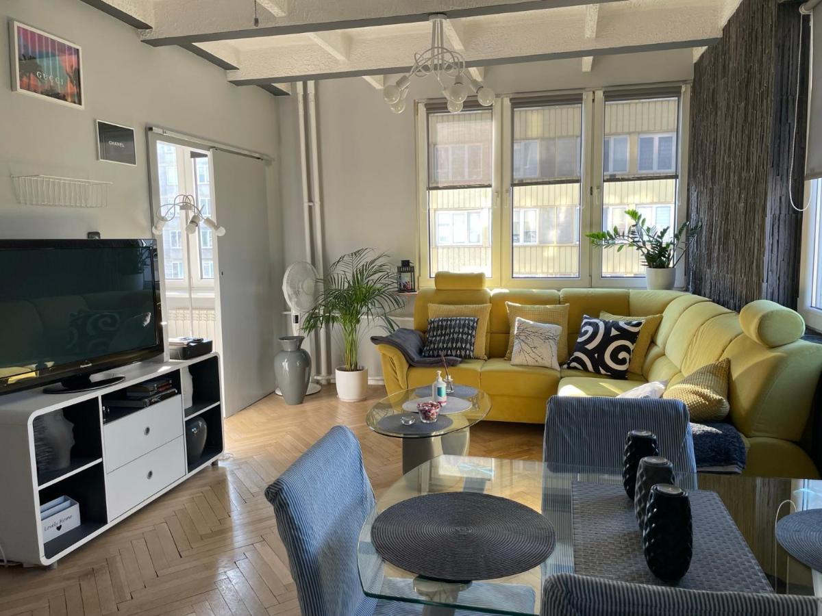 Grey Gucci Center Apartament