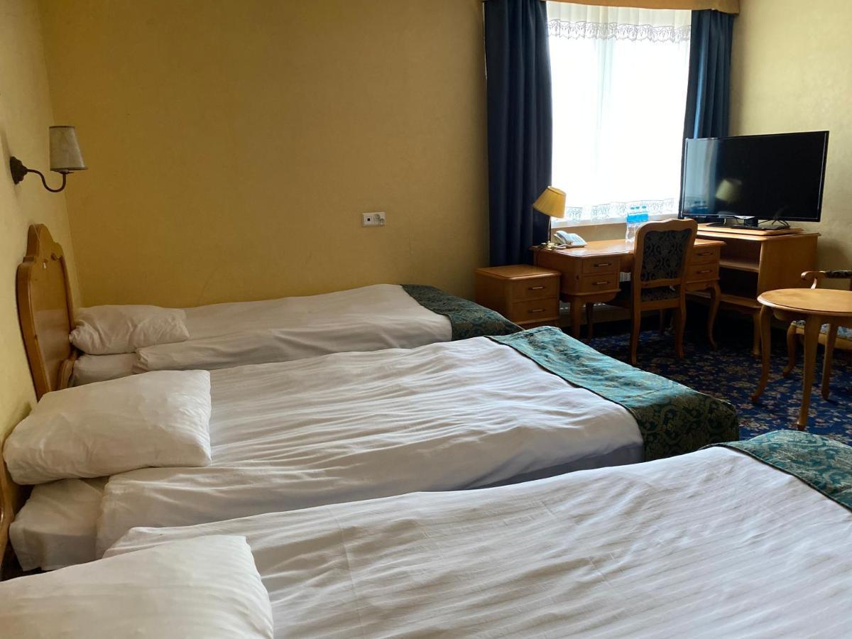 Aparthotel Dedek Park - Historyczny Dworek W Pieknym Parku Skaryszewskim Obok Stadionu Narodowego Warsaw