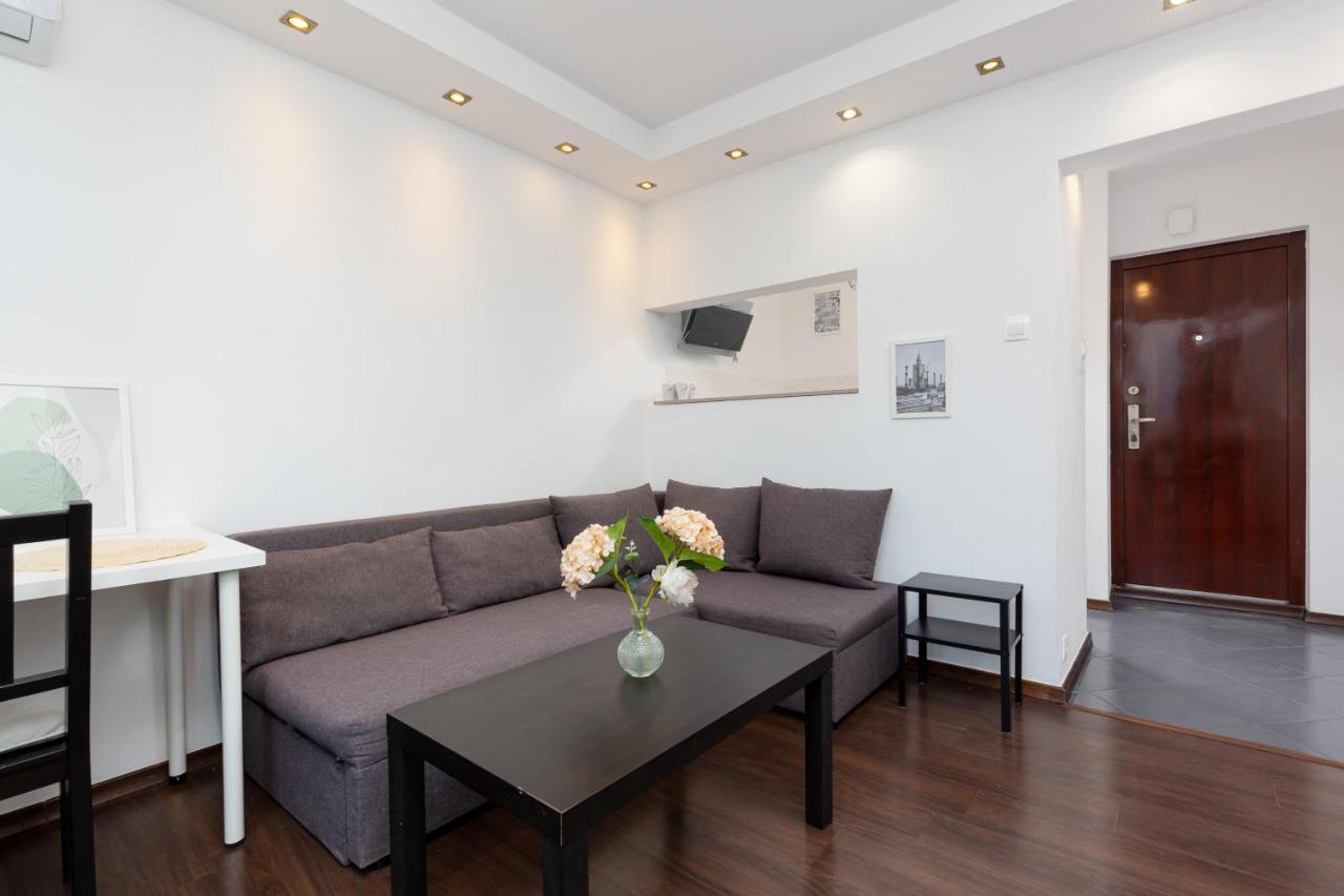 Grzybowska By Renters Apartment