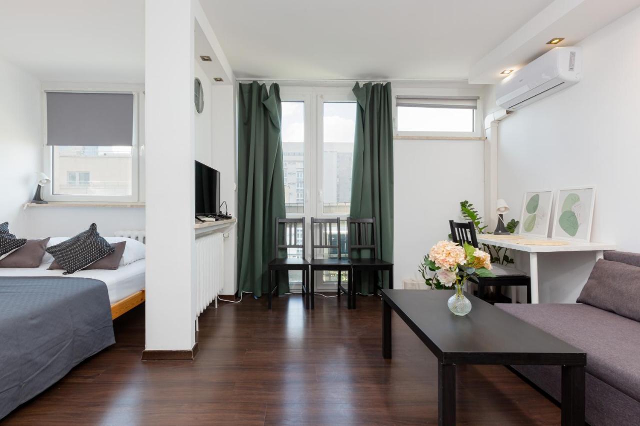 Apartamento Grzybowska By Renters Varsóvia