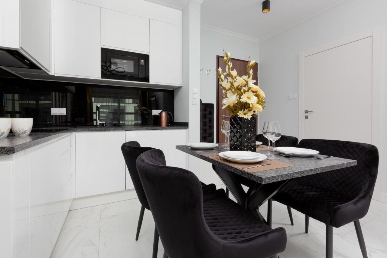 Aparthotel Mennica - Center By Renters