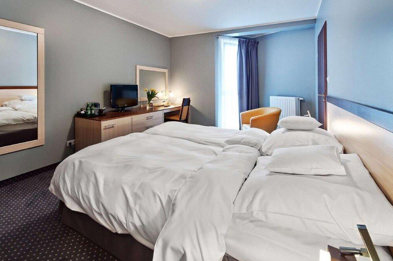 Poleczki Airport Hotel 3*