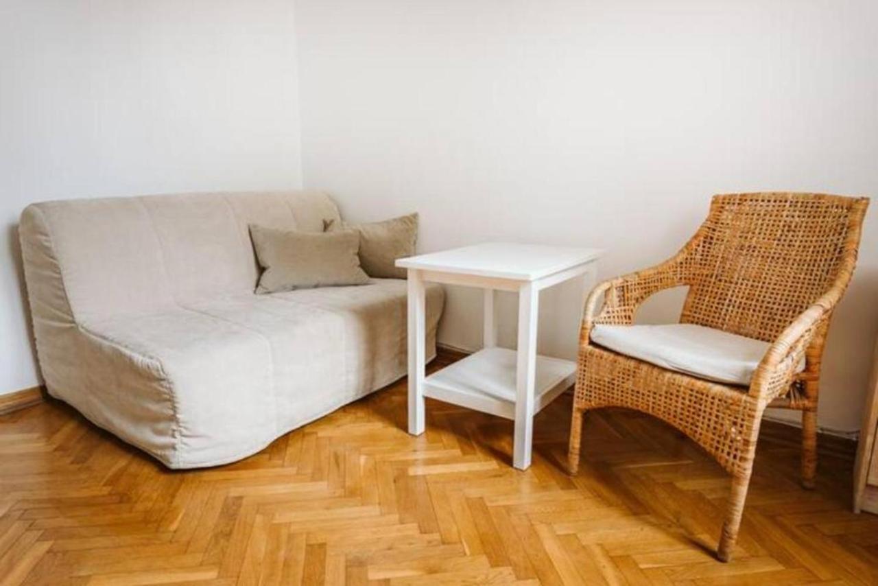 Golden Apartments/old Town/c2/4 *