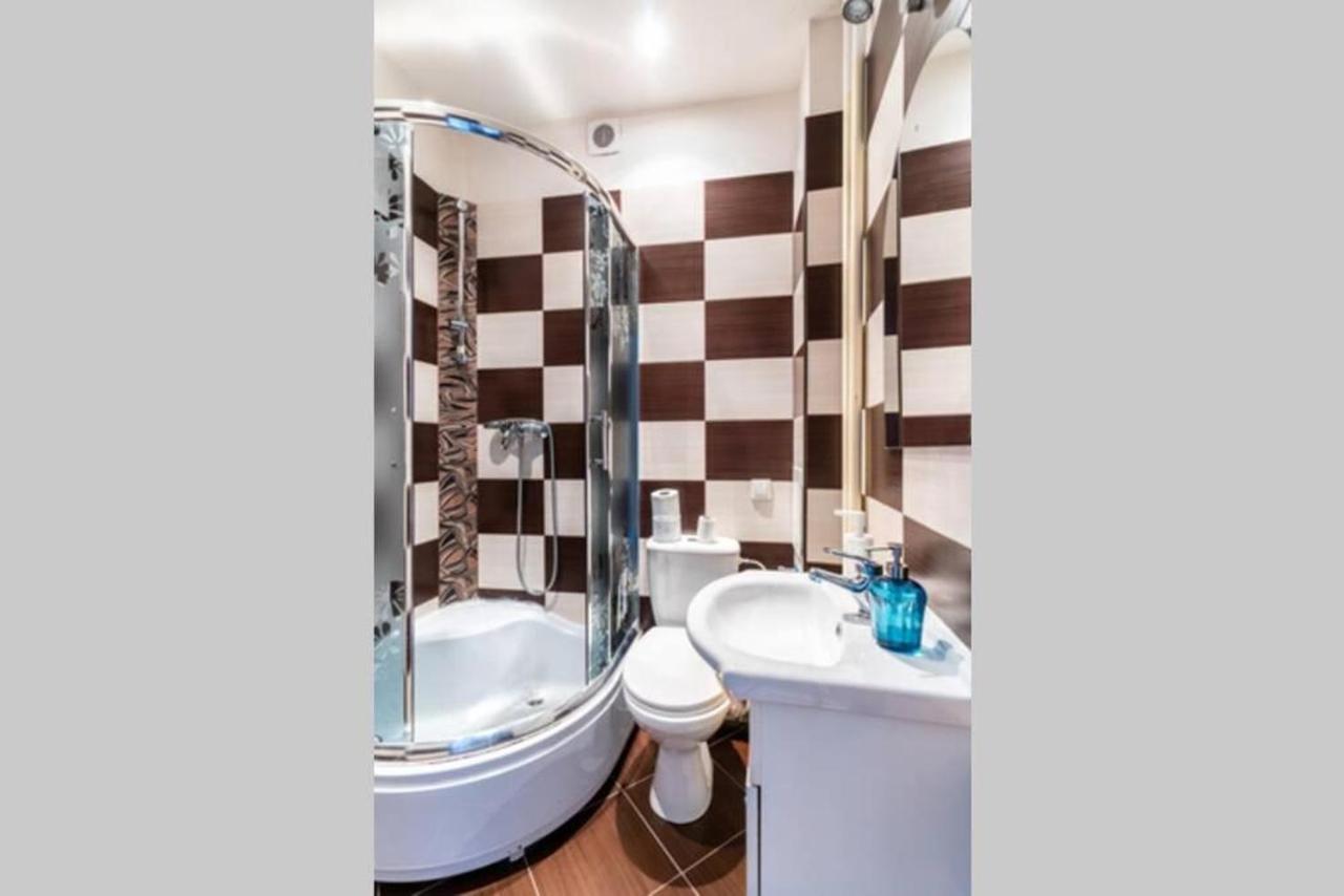 Modern And Stylish- Golden Apartments- City Center&Mr136 Apartment