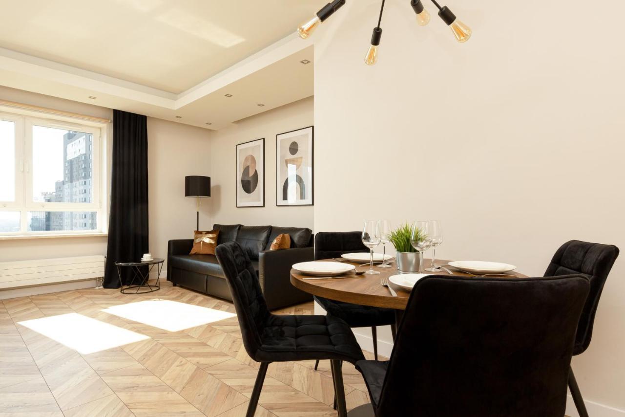 Platinum Towers With Parking By Renters Prestige Apartment *