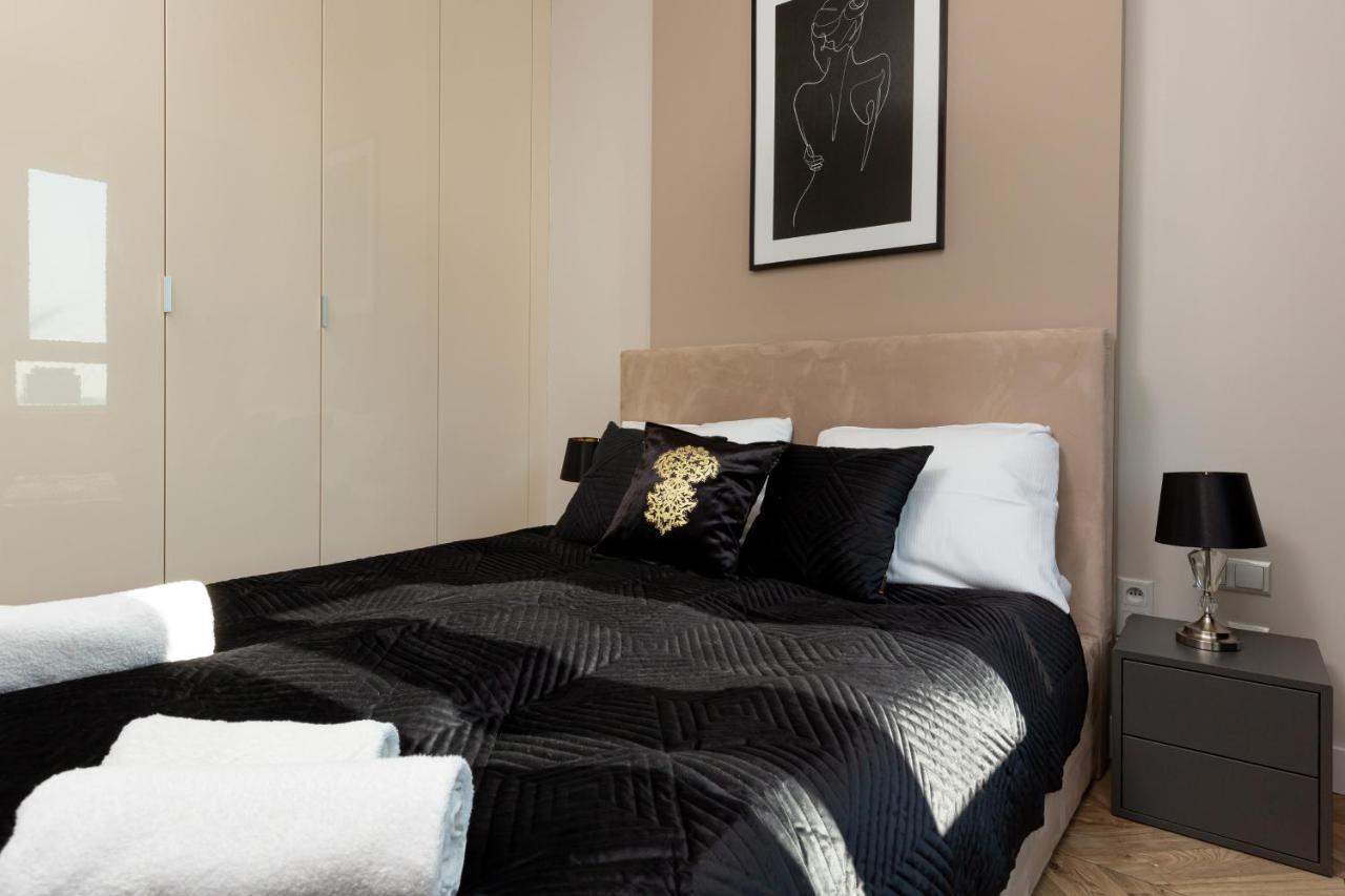 Platinum Towers With Parking By Renters Prestige Apartment Warschau