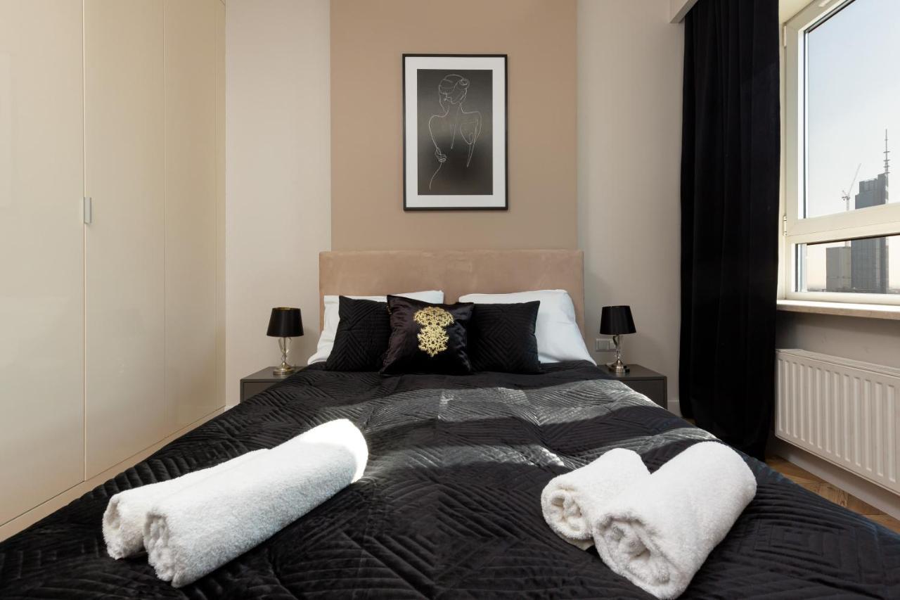 Apartment Platinum Towers With Parking By Renters Prestige